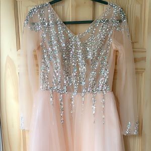 Long sleeve prom dress OFFERS WELCOME 🤗